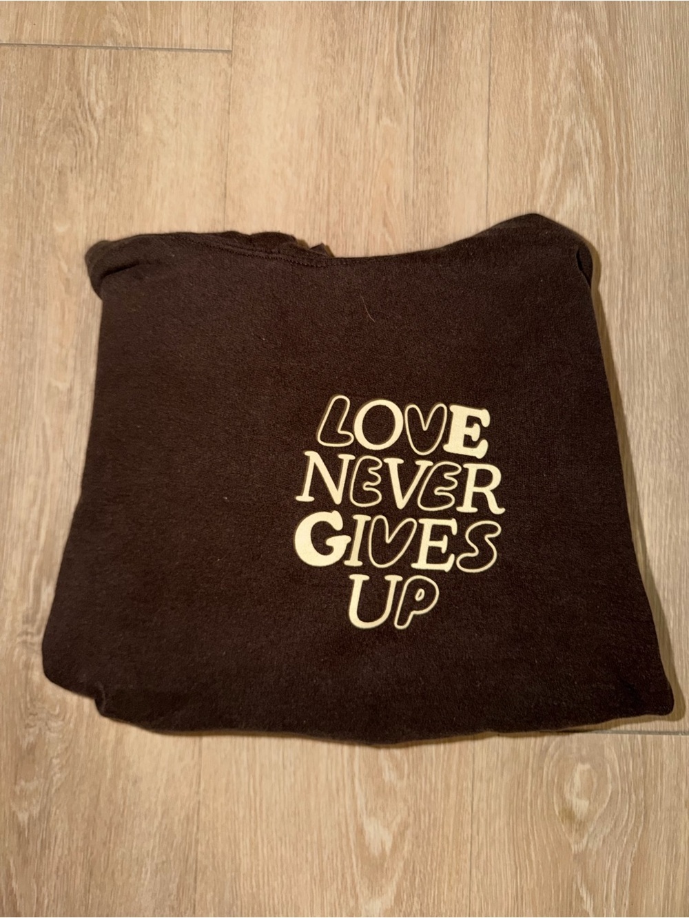 Gildan Brown Women’s Sweatshirt with Cream "Love Never Gives Up" Graphic